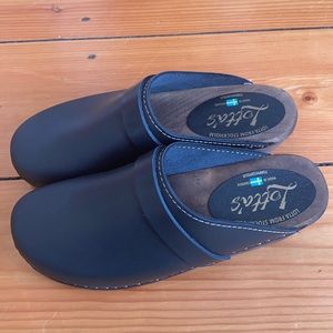 NWOT black Lotta’s Stockholm clogs Sz 40